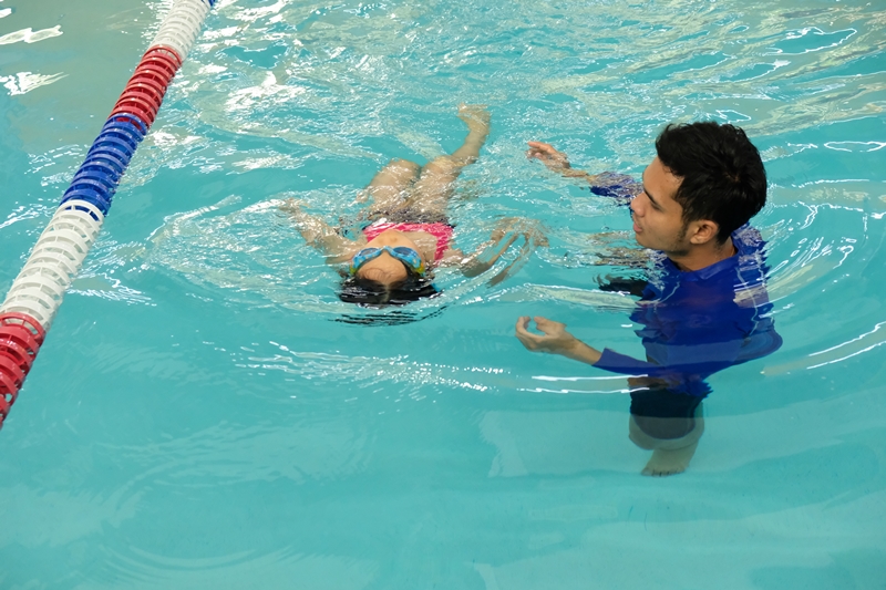 หาโรงเรียนว่ายน้ำ-โรงเรียนสอนว่ายน้ำ-Aqua-Tots Swim Schools-สอนเด็กว่ายน้ำ-สอนให้ว่ายน้ำเป็น-ว่ายน้ำ